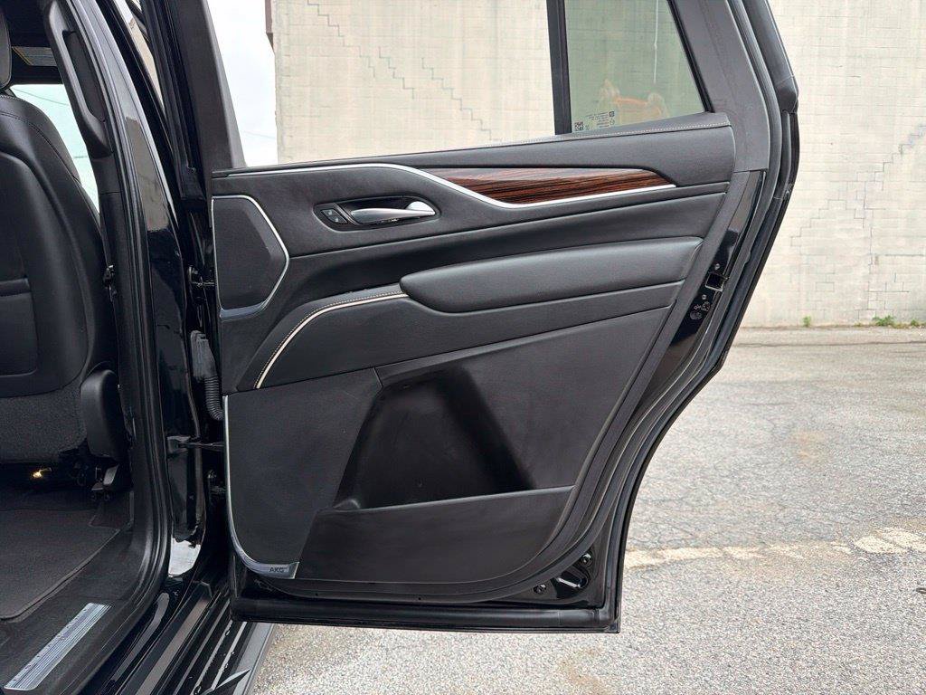 Used 2023 Cadillac Escalade Luxury AWD/4WD image 26