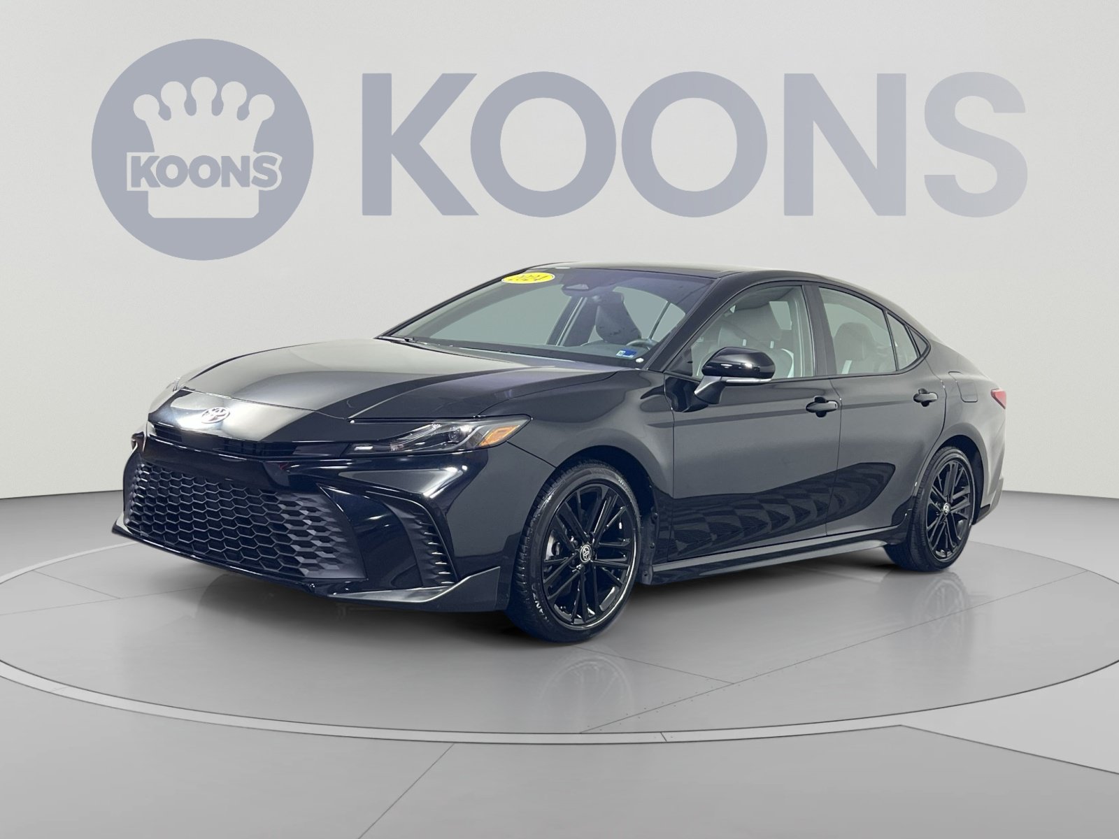 Used 2026 Toyota Camry SE FWD image 1