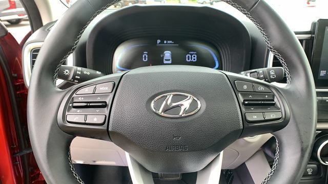 Used 2024 Hyundai Venue SEL FWD image 15
