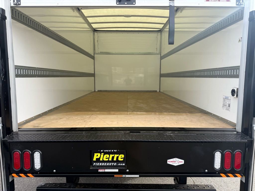 New 2026 Ford E-450 and Econoline 450 Super Duty w/ Power Equipment Group RWD image 4