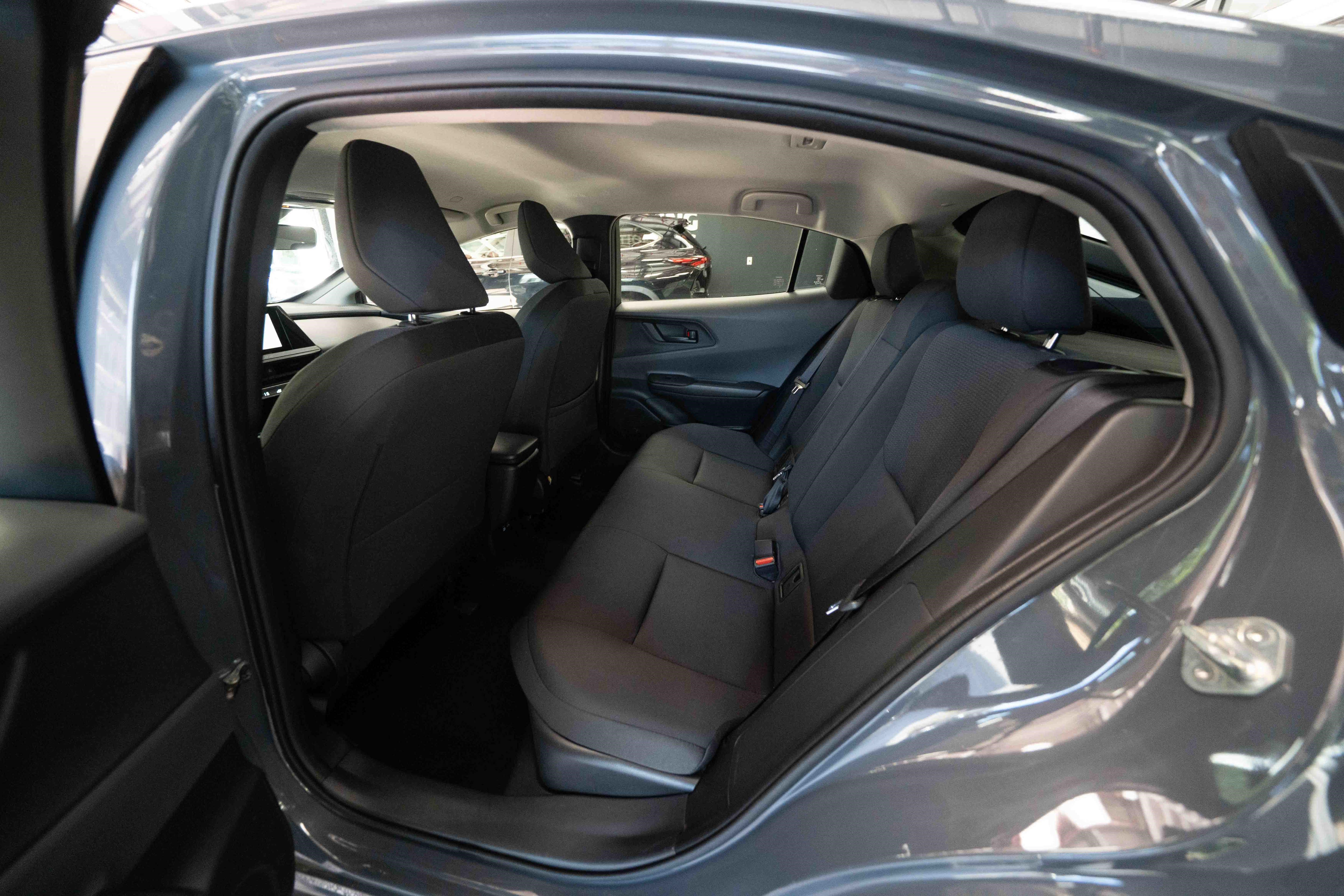 Used 2025 Toyota Prius LE FWD image 23