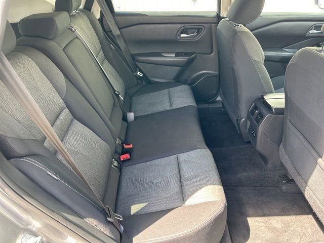 Used 2024 Nissan Rogue SV image 43