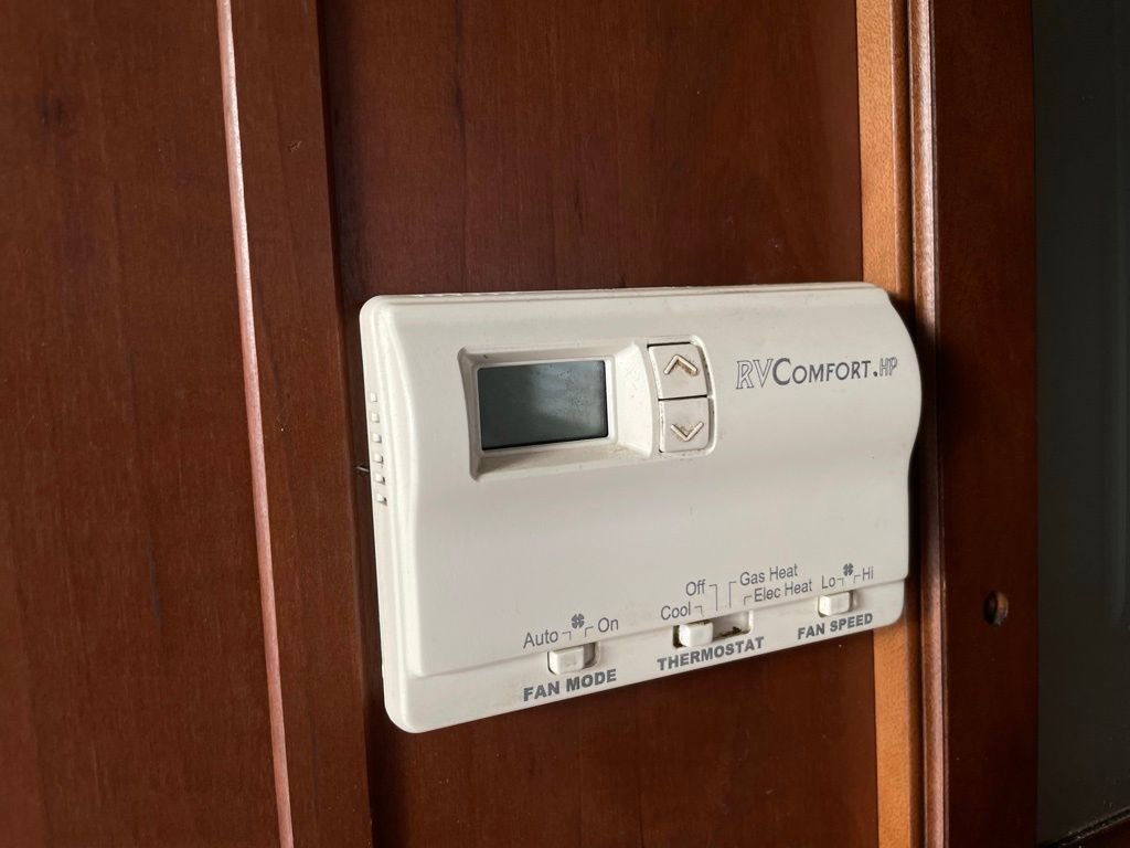 Used 2013 Ford E-450 and Econoline 450 Super Duty w/ Motorhome Prep Pkg RWD image 88