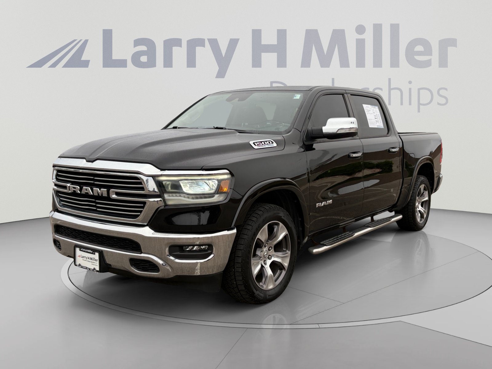 Used 2021 RAM 1500 Laramie AWD/4WD image 1
