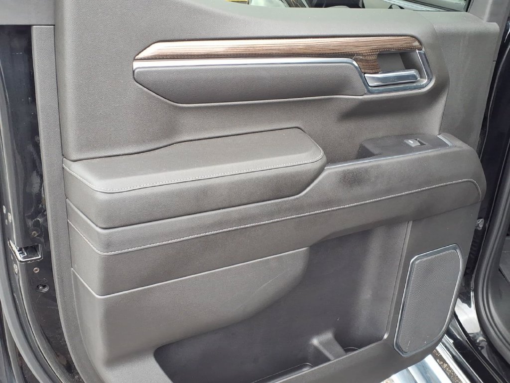 Used 2022 Chevrolet Silverado 1500 LT AWD/4WD image 9