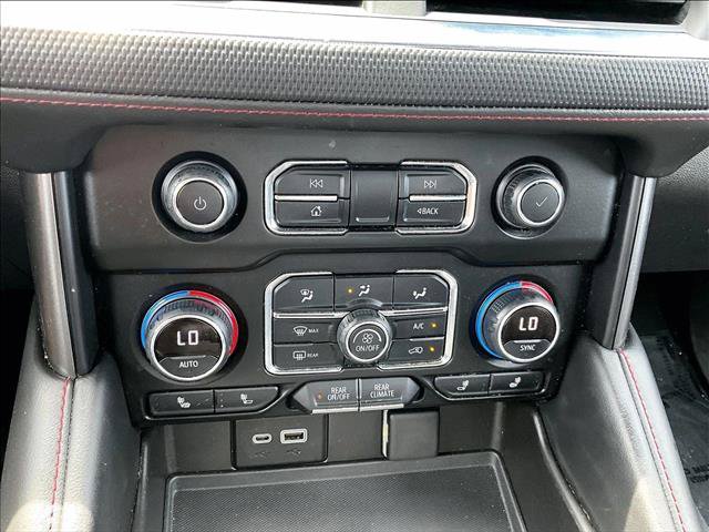 Used 2021 Chevrolet Suburban RST AWD/4WD image 24