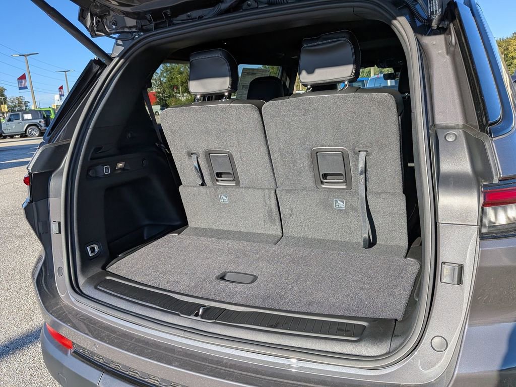 New 2025 Jeep Grand Cherokee L Altitude image 34