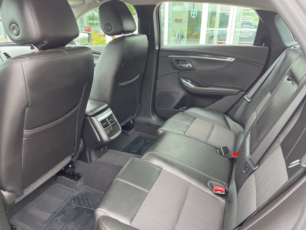Used 2016 Chevrolet Impala LT FWD image 14