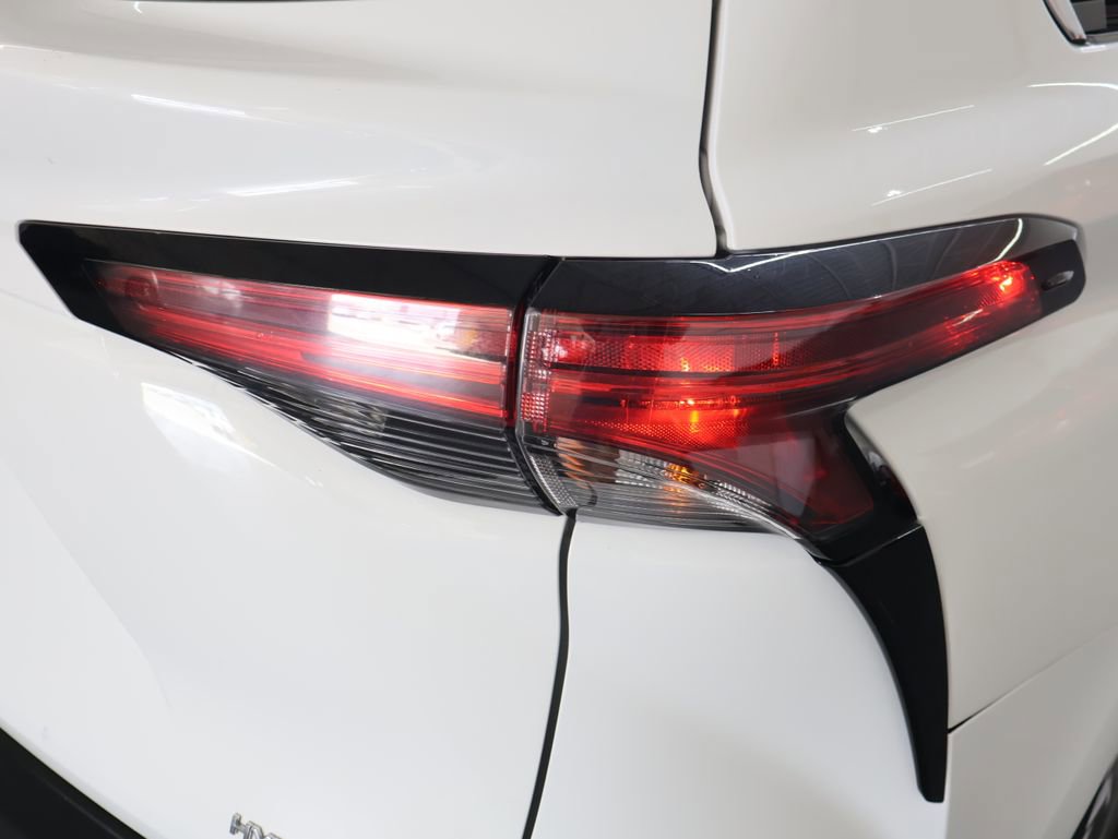 Used 2021 Toyota Sienna LE image 29