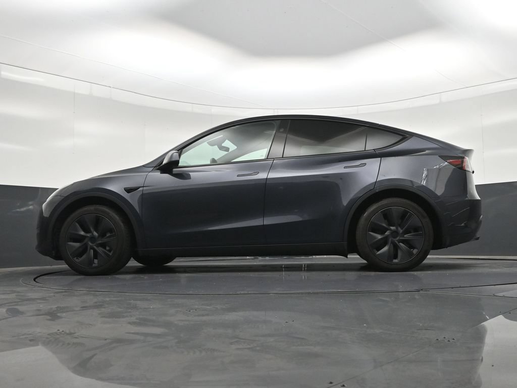 Used 2024 Tesla Model Y Long Range AWD/4WD image 23