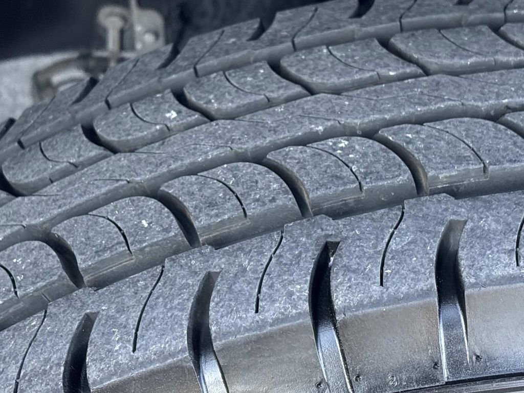 Used 2023 Jeep Gladiator Sport image 12