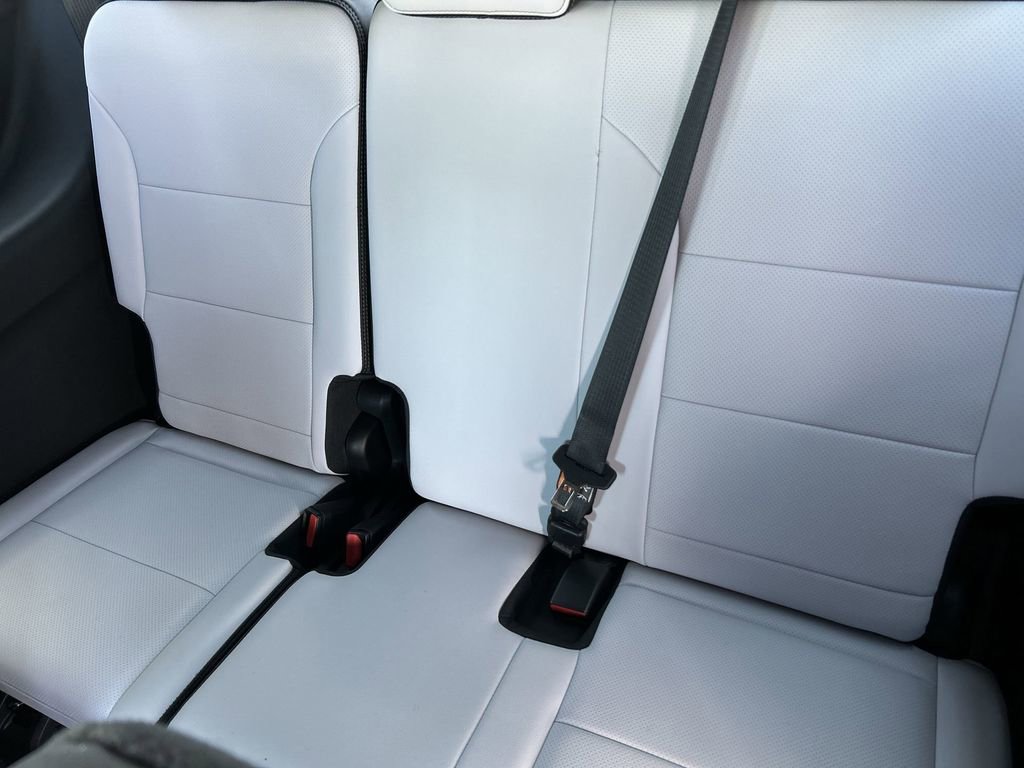 Used 2026 Chevrolet Traverse High Country FWD image 35