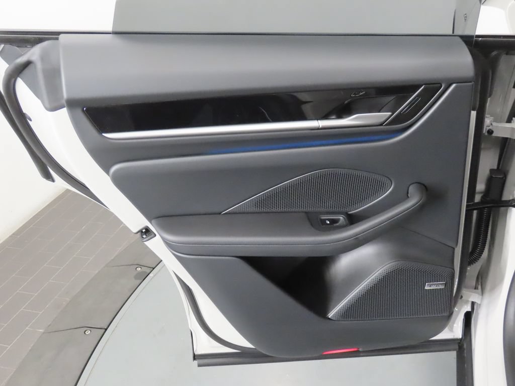 New 2026 Porsche Macan 4 Electric AWD/4WD image 46