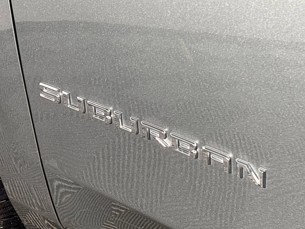 Used 2023 Chevrolet Suburban Premier image 23