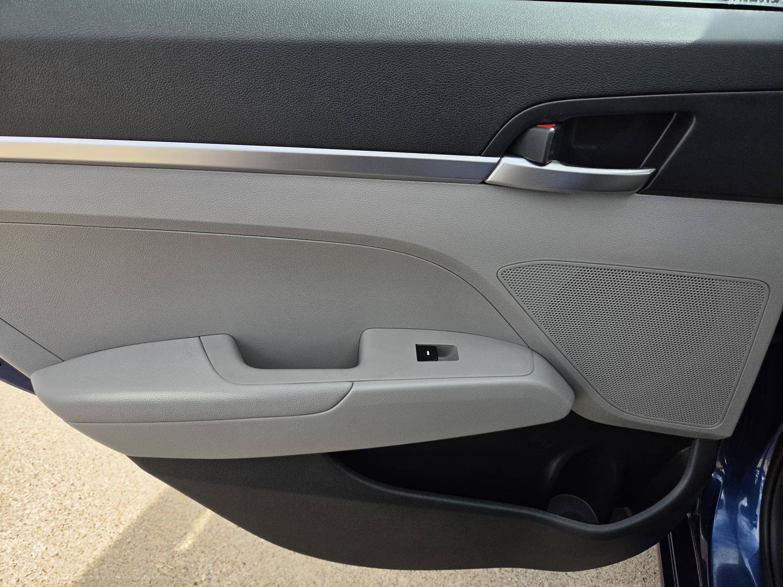 Used 2020 Hyundai Elantra SE FWD image 9