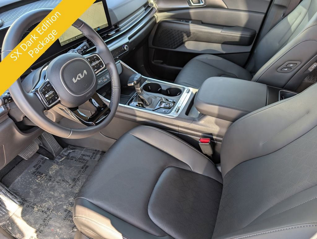Certified 2025 Kia Carnival SX image 15
