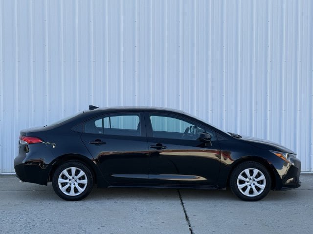 Used 2024 Toyota Corolla LE FWD image 3
