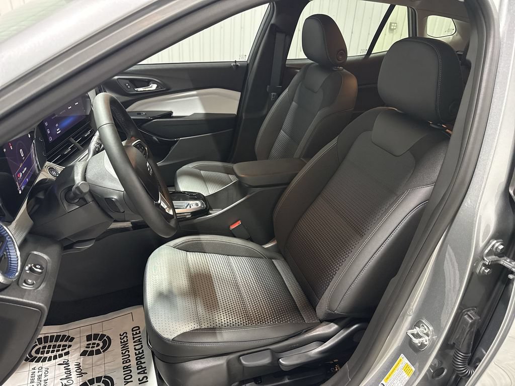New 2026 Chevrolet Trax LT w/ Midnight Edition FWD image 20