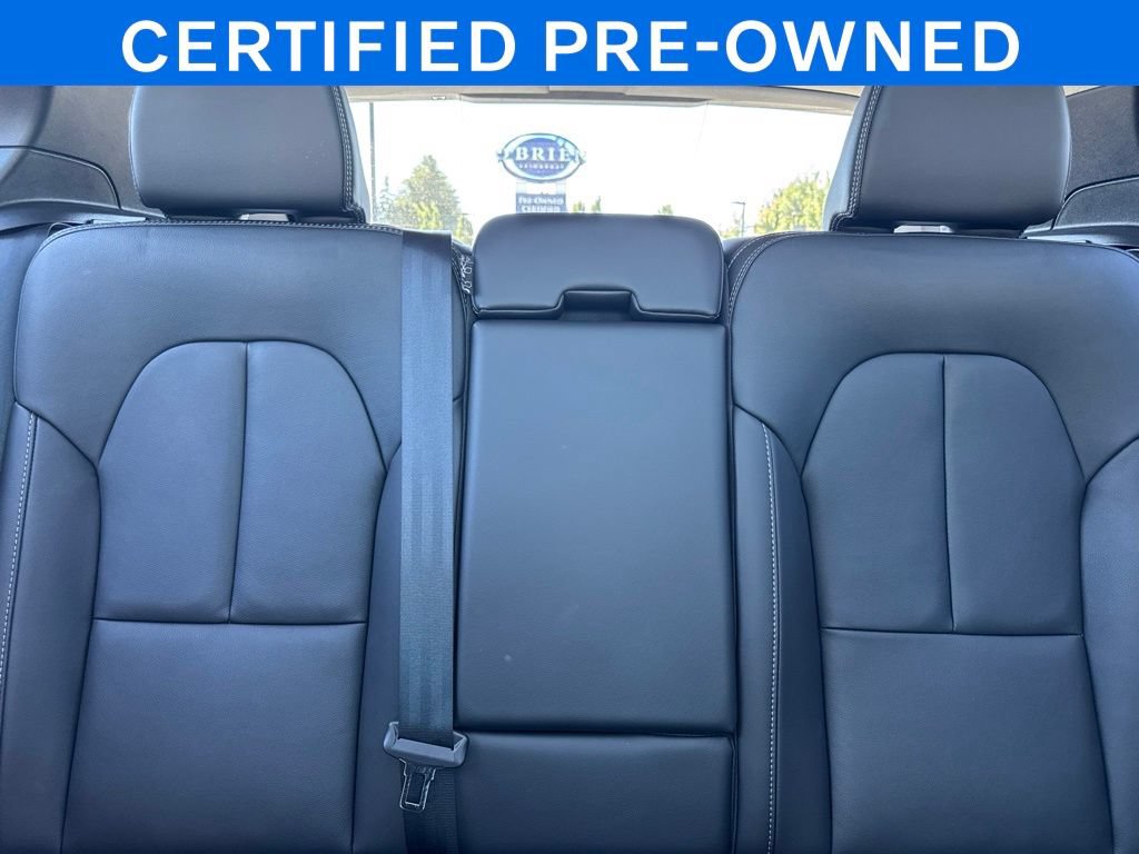Certified 2025 Volvo XC40 B5 Plus AWD/4WD image 18