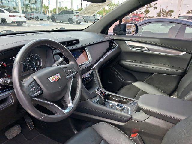Used 2024 Cadillac XT6 Luxury FWD image 12