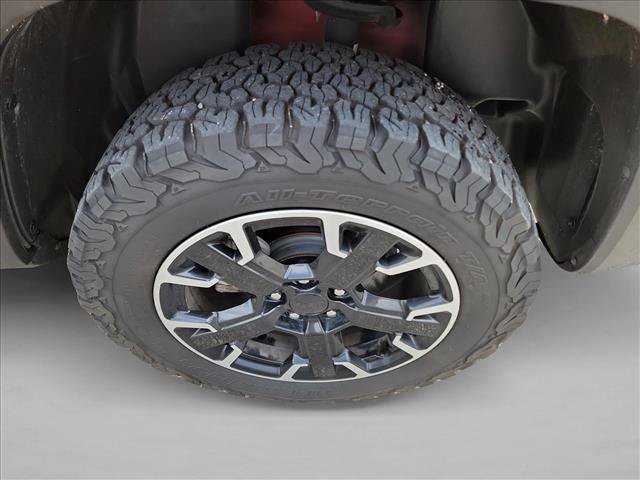 Used 2023 Jeep Renegade Latitude w/ Sun/Sound Group AWD/4WD image 12