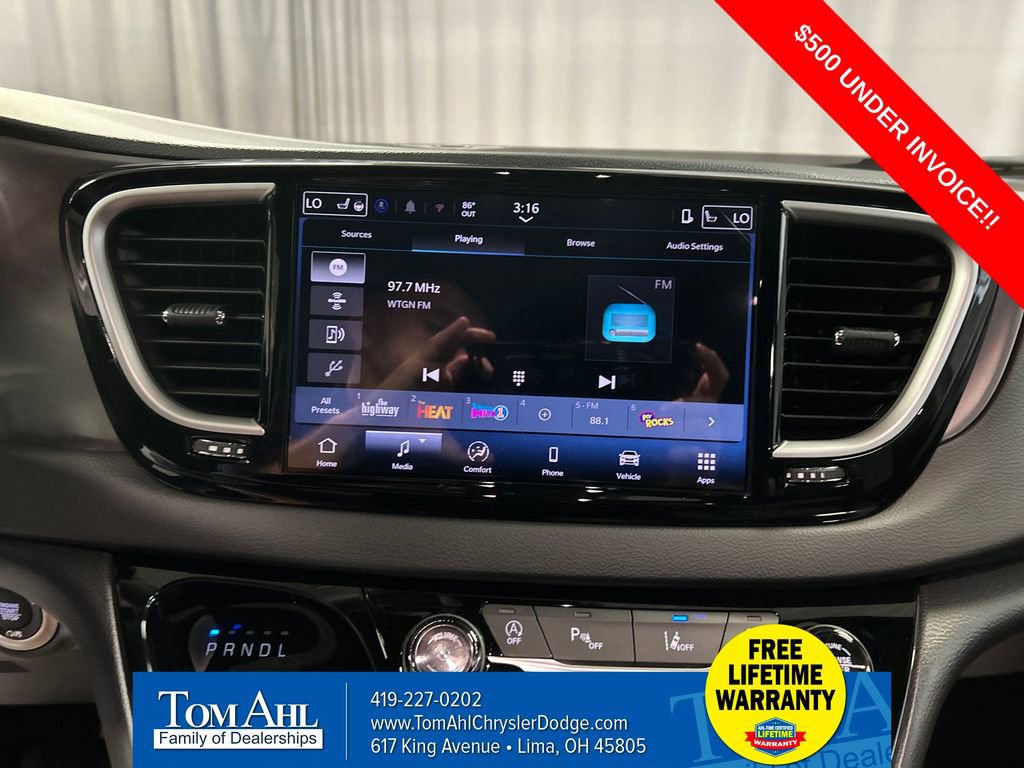 New 2026 Chrysler Voyager LX image 15