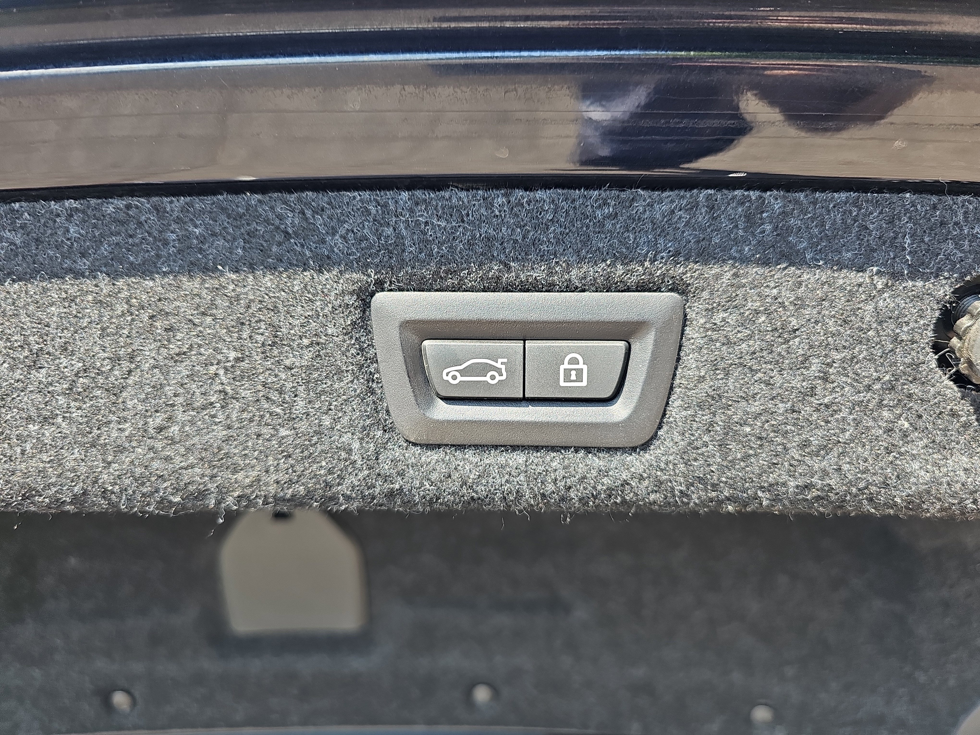 Used 2018 BMW M550i xDrive w/ Driving Assistance Package image 14