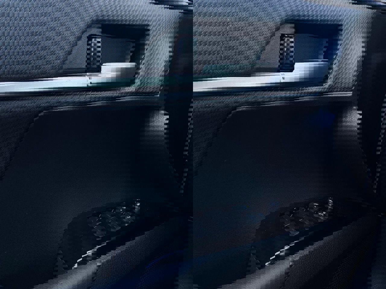 Used 2025 Toyota Camry SE image 21