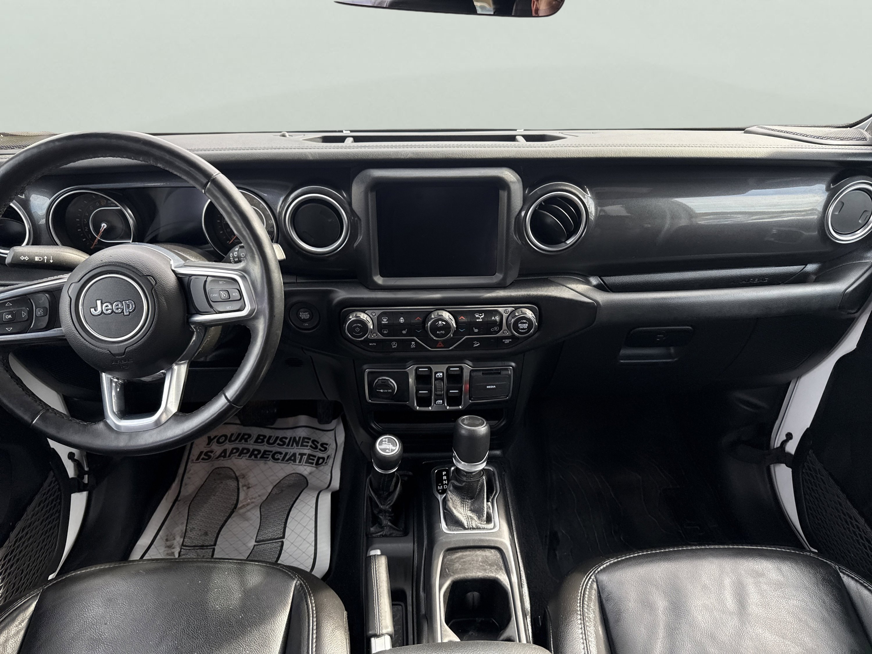 Used 2021 Jeep Wrangler Unlimited Sahara AWD/4WD image 15