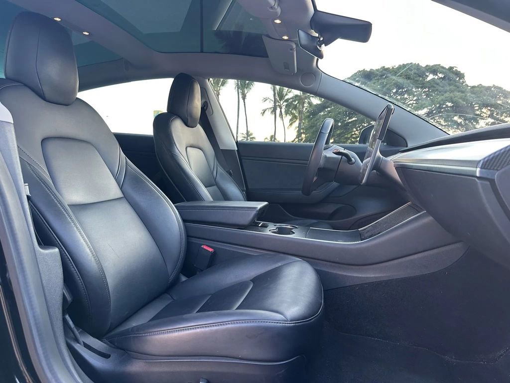 Used 2019 Tesla Model 3 Standard Range image 9