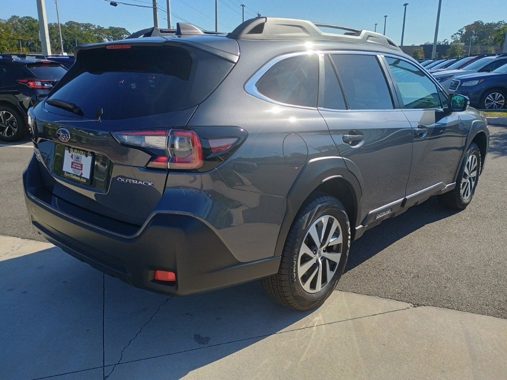 Certified 2025 Subaru Outback Premium image 5