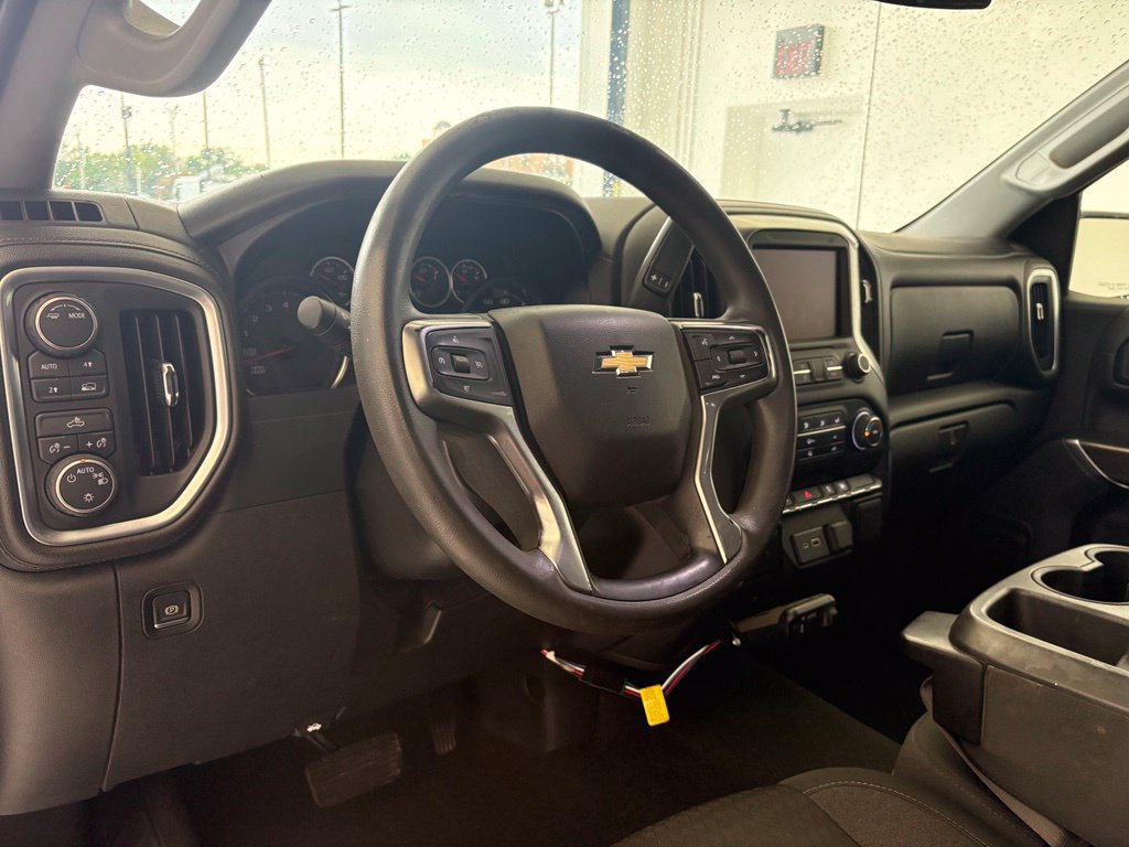 Used 2020 Chevrolet Silverado 1500 LT w/ Trailering Package AWD/4WD image 2