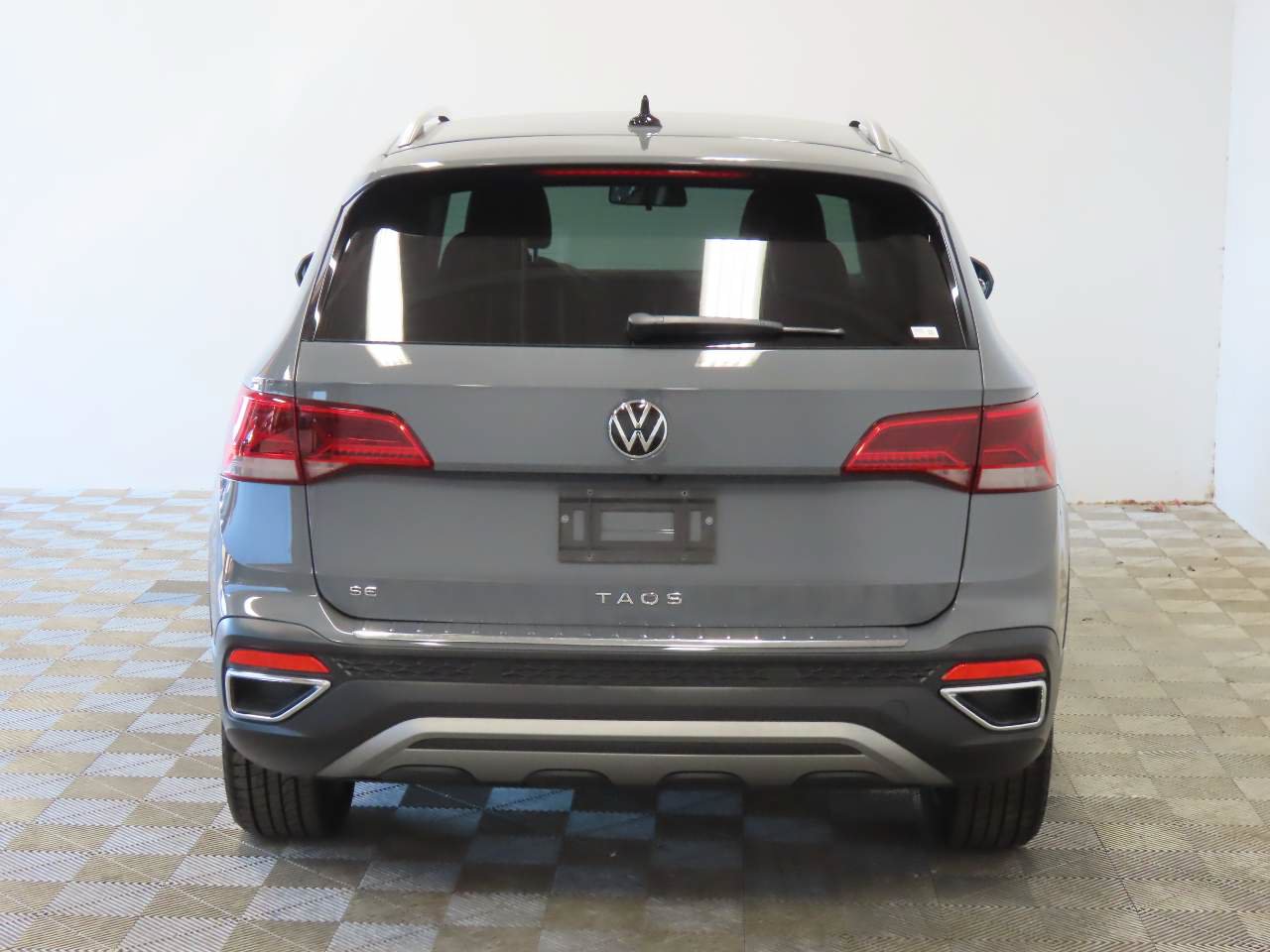 Used 2022 Volkswagen Taos SE FWD image 4
