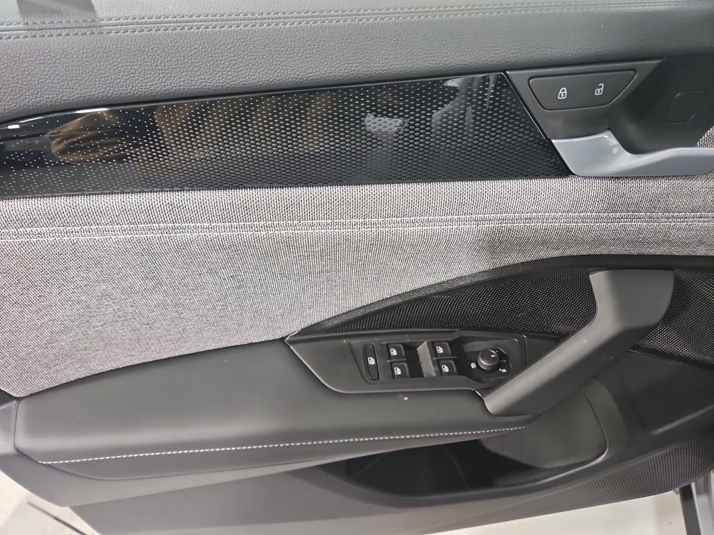 New 2026 Volkswagen Tiguan S image 10