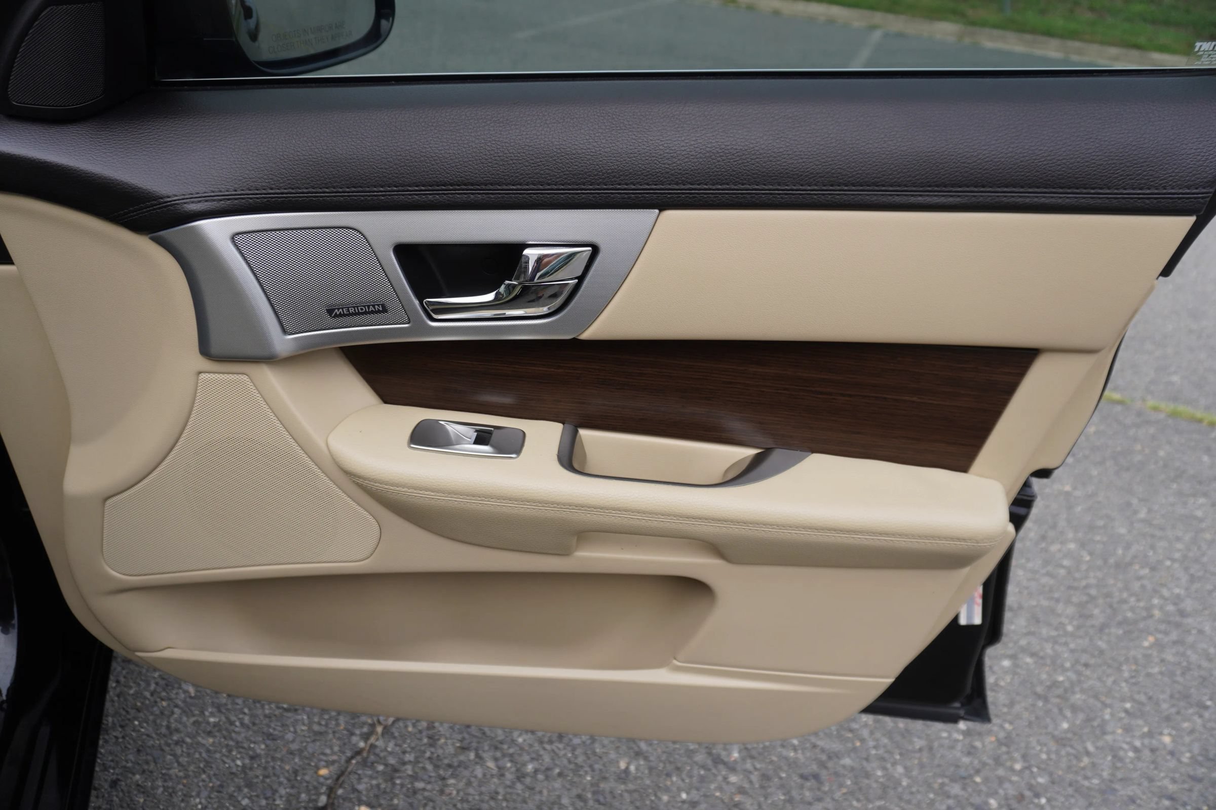 Used 2013 Jaguar XF 3.0 RWD image 16