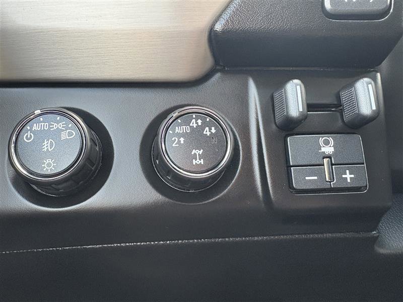 Used 2015 GMC Yukon Denali w/ Open Road Package image 27