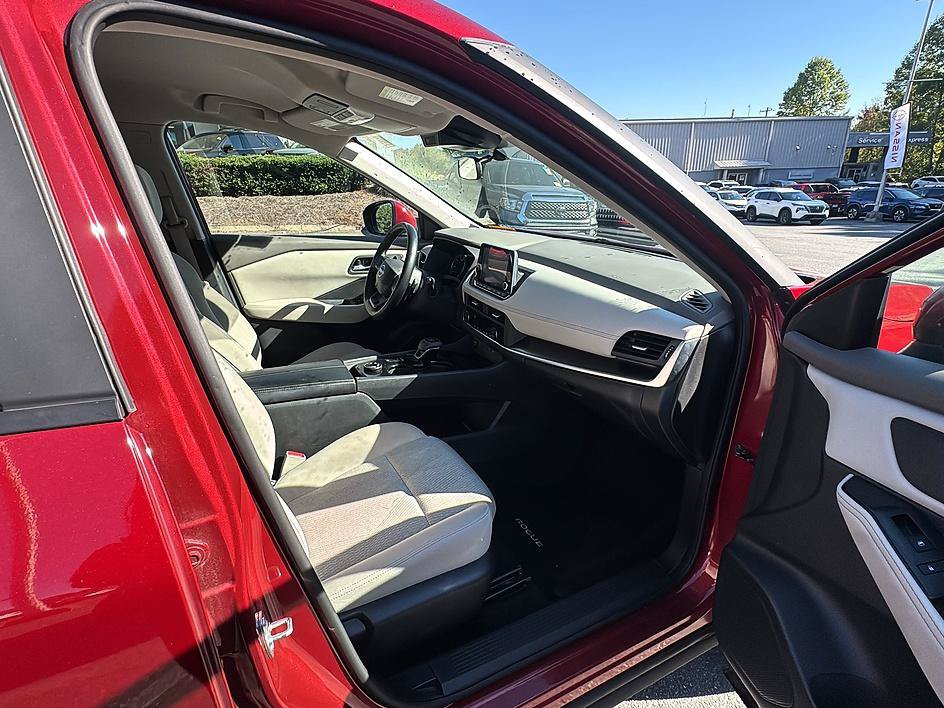 Certified 2025 Nissan Rogue SV AWD/4WD image 24