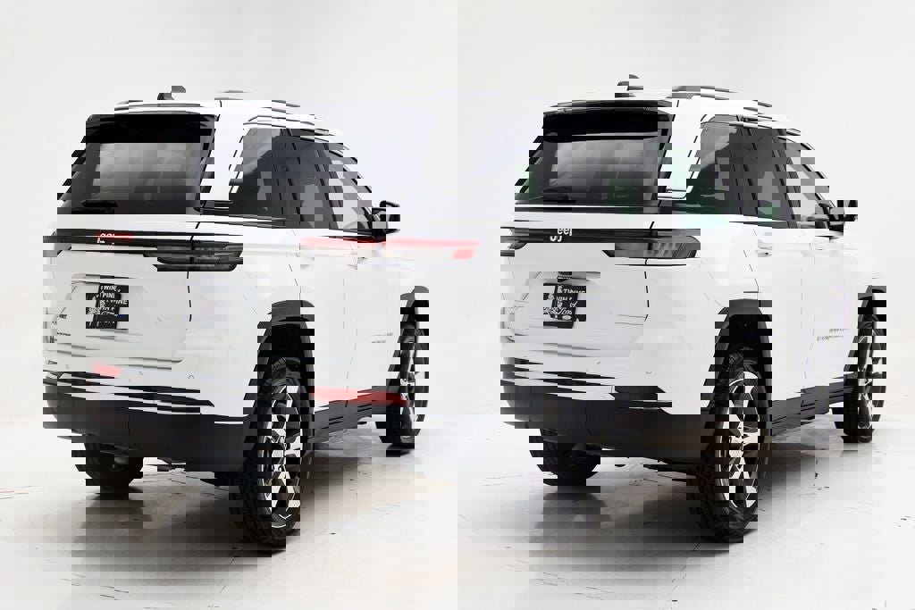 Used 2023 Jeep Grand Cherokee 4WD 4xe image 8