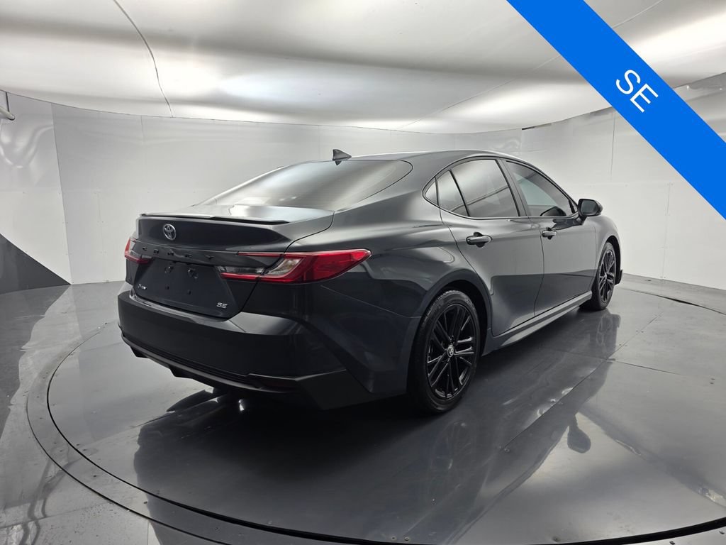 Used 2025 Toyota Camry SE FWD image 4