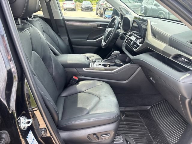 Used 2022 Toyota Highlander Limited AWD/4WD image 23