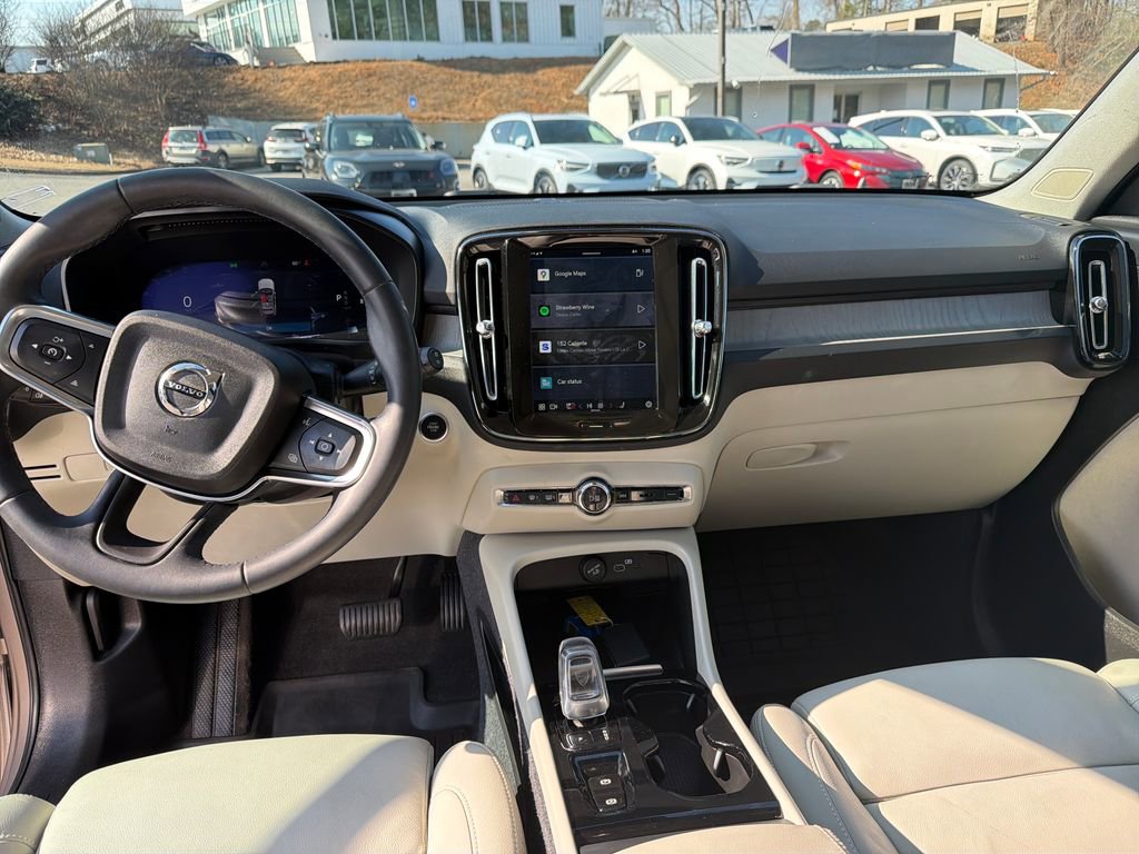 Certified 2024 Volvo XC40 B5 Plus w/ Protection Package Premier image 15