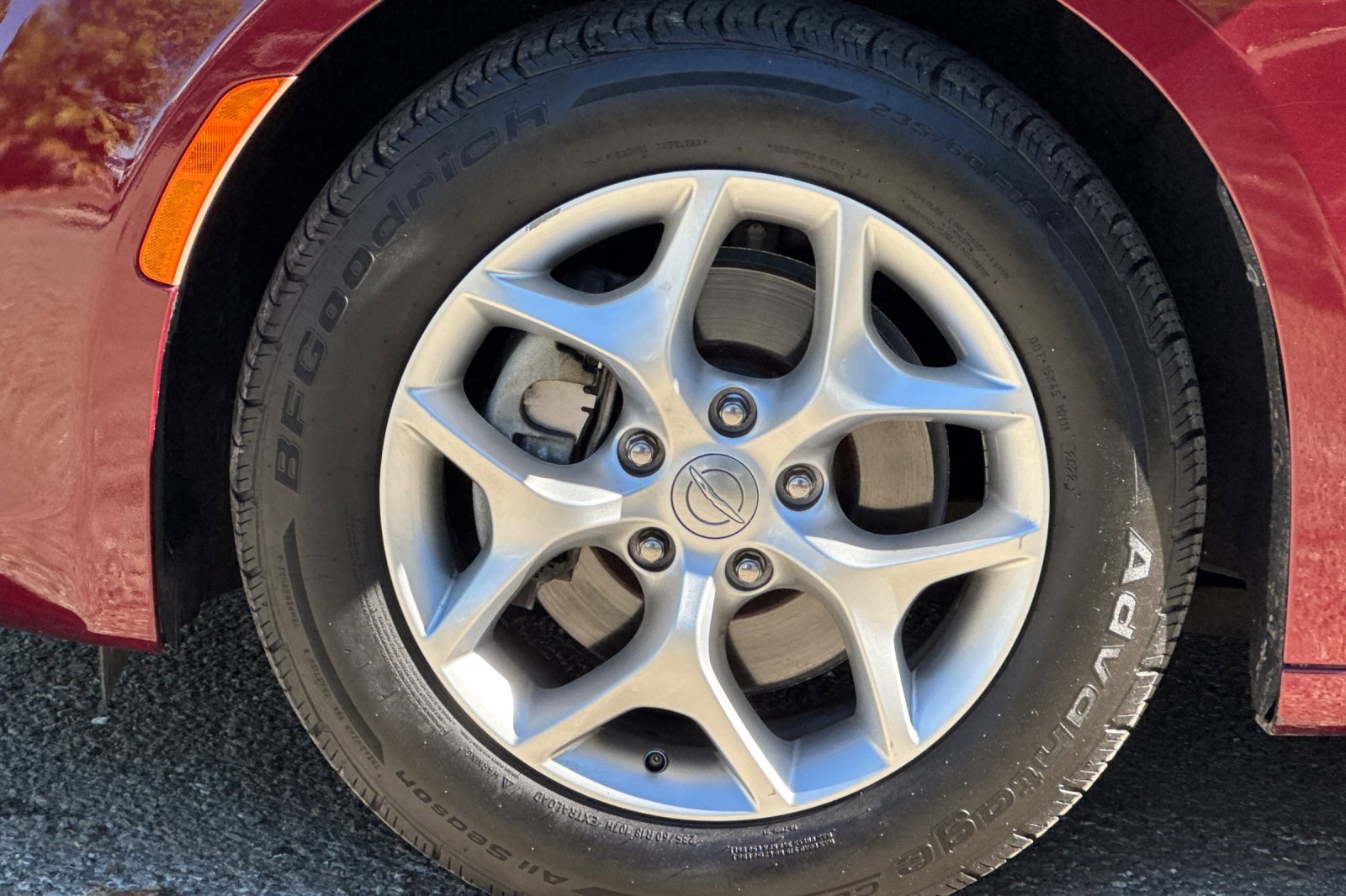 Used 2020 Chrysler Pacifica Touring-L w/ Tire & Wheel Group image 25