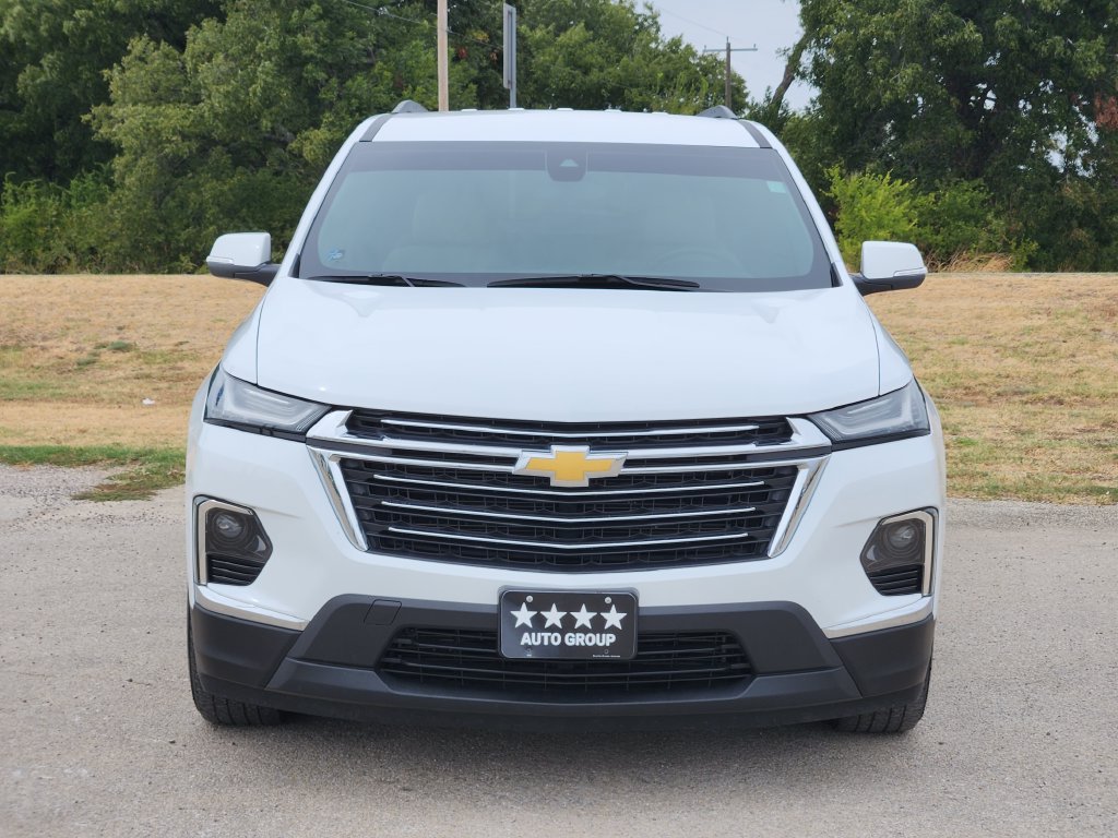 Used 2023 Chevrolet Traverse LT FWD image 2