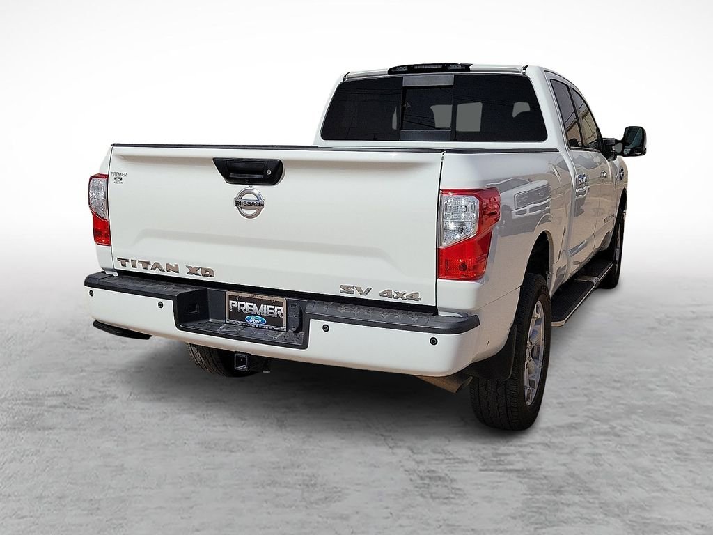 Used 2019 Nissan Titan SV w/ SV Convenience Package image 10