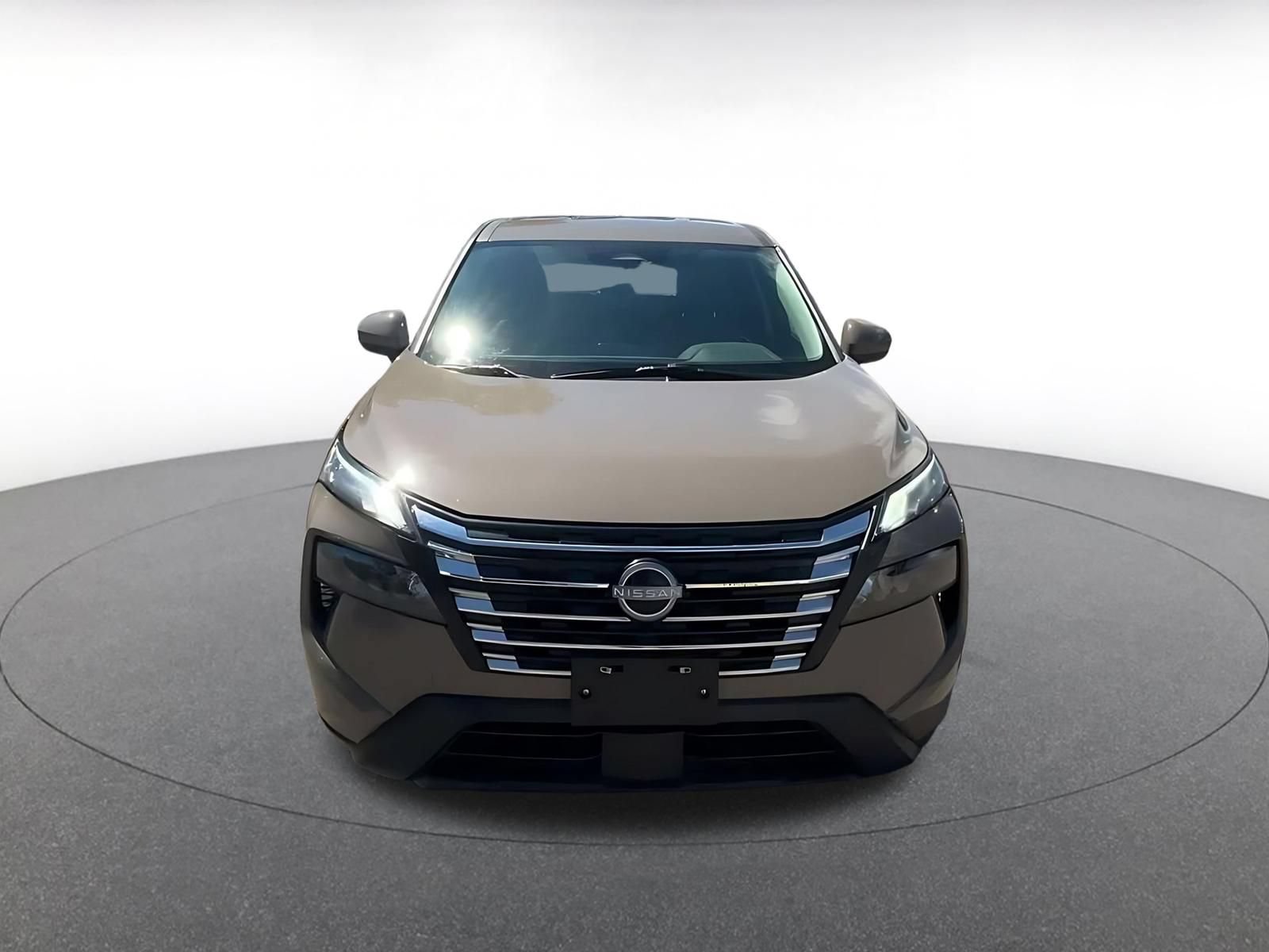 Used 2025 Nissan Rogue SV AWD/4WD image 4