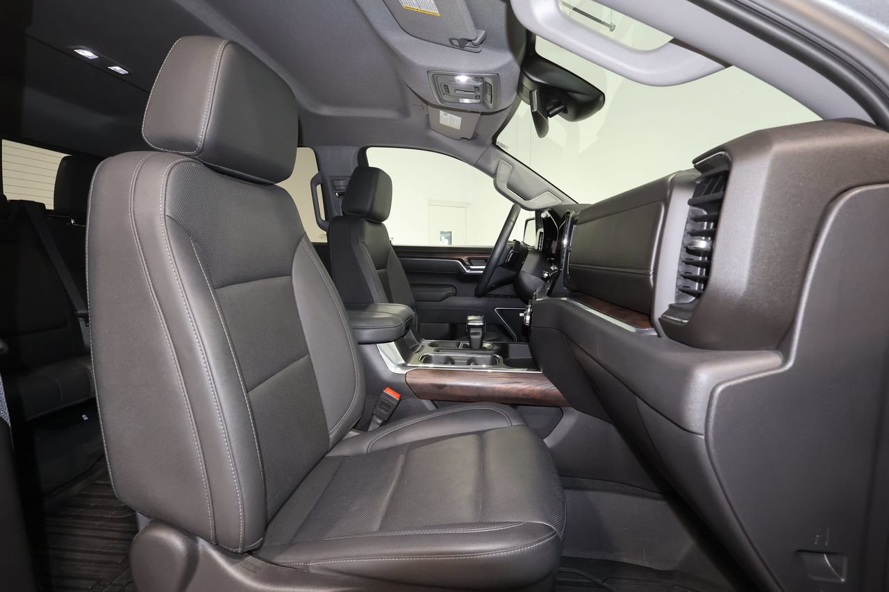 Used 2025 GMC Sierra 1500 SLT w/ SLT Premium Plus Package AWD/4WD image 28