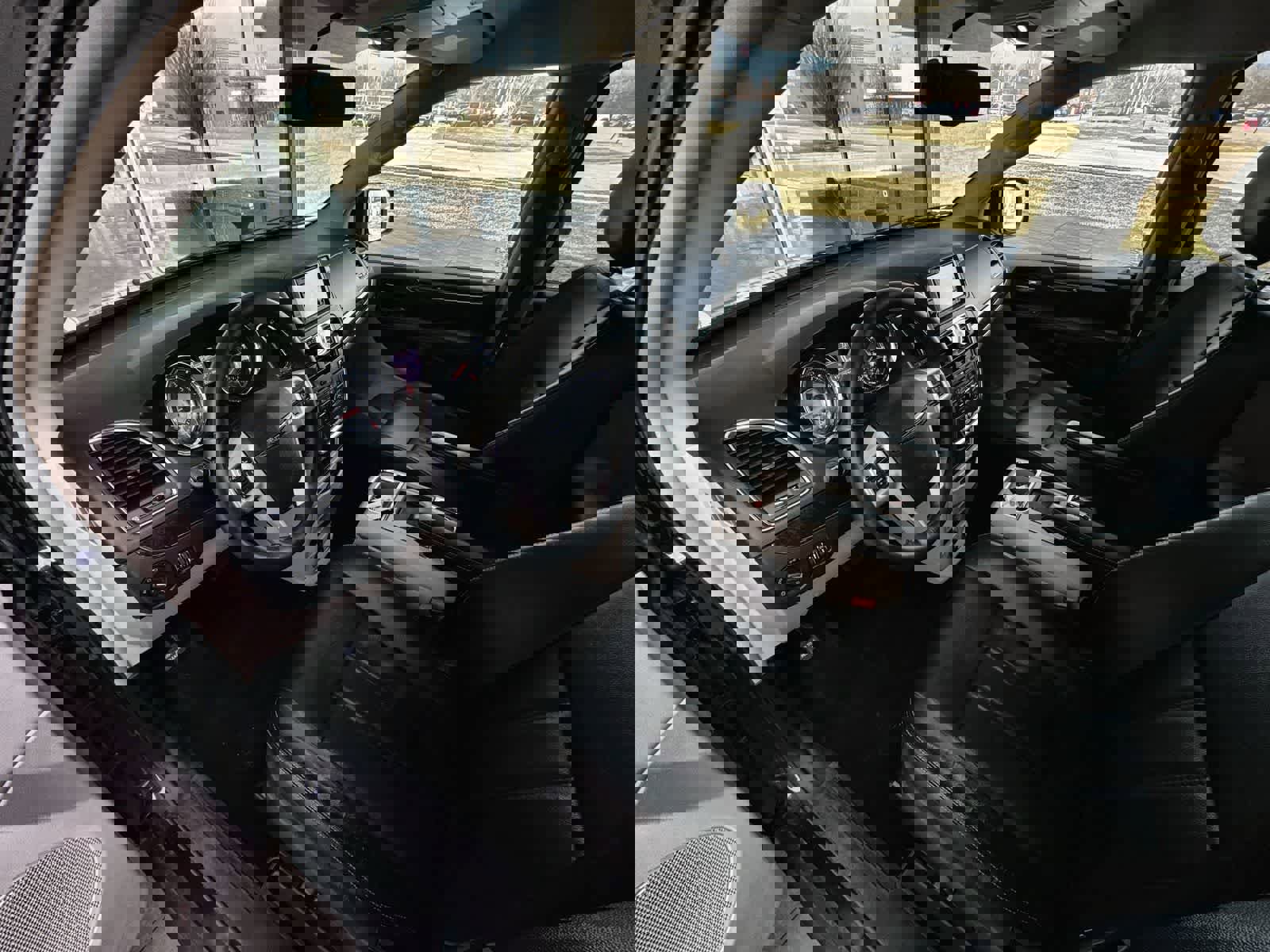 Used 2014 Chrysler Town & Country Touring image 10