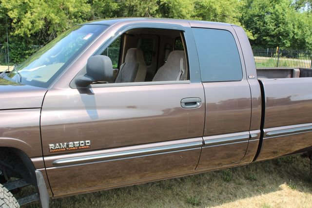 Used 1998 Dodge Ram 2500 Truck 4x4 Quad Cab image 11