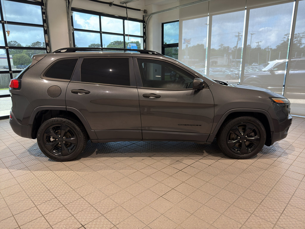 Used 2016 Jeep Cherokee Sport image 6