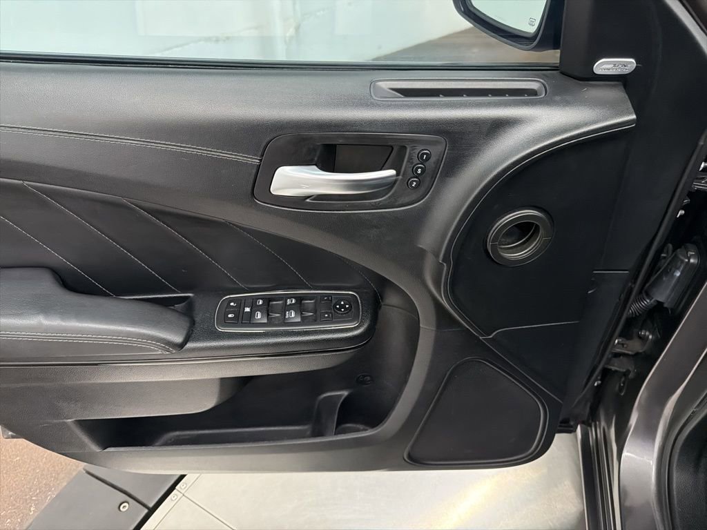 Used 2020 Dodge Charger SXT w/ Plus Group image 18